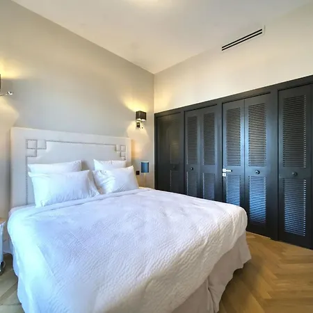 Charming In Heart Of Apartment